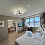 Apartment Ammg Tour Marina - Signature | Vue Panoramique, Jacuzzi & Design *