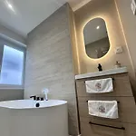 Apartment Ammg Tour Marina - Signature | Vue Panoramique, Jacuzzi & Design