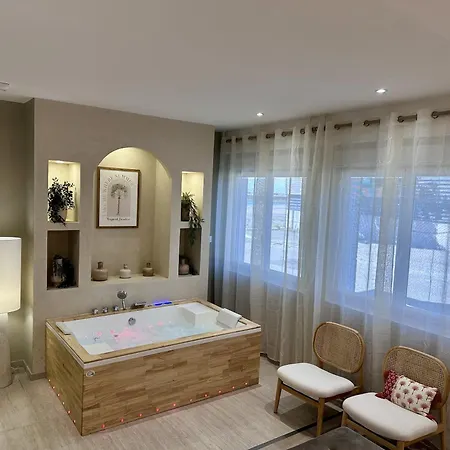 Ammg Tour Marina – Signature | Vue Panoramique, Jacuzzi&design Appartamento *