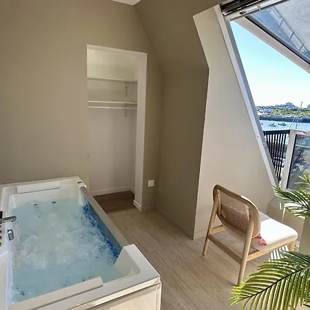 Ammg Tour Marina - Signature | Vue Panoramique, Jacuzzi & Design Апартаменты *