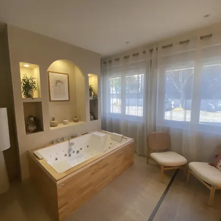 Апартаменты Ammg Tour Marina - Signature | Vue Panoramique, Jacuzzi & Design