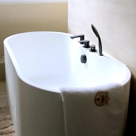 Ammg Tour Marina – Signature | Vue Panoramique, Jacuzzi&design *