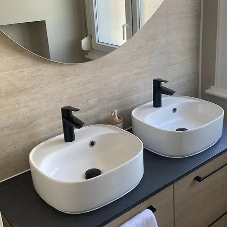 Апартаменты Ammg Tour Marina - Signature | Vue Panoramique, Jacuzzi & Design *