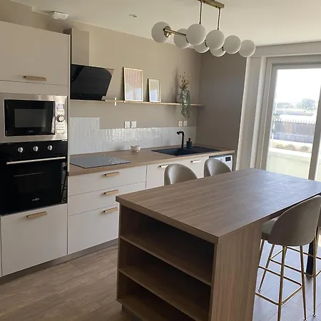 Ammg Tour Marina – Signature | Vue Panoramique, Jacuzzi&design *