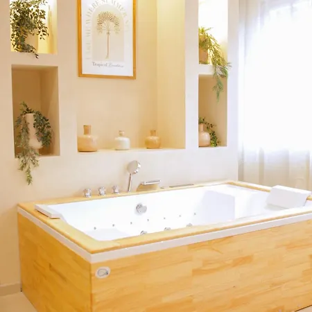 Ammg Tour Marina - Signature | Vue Panoramique, Jacuzzi & Design Lejlighed *